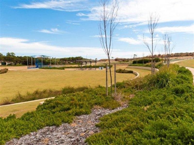 4 Torwood Edge, Halls Head WA 6210