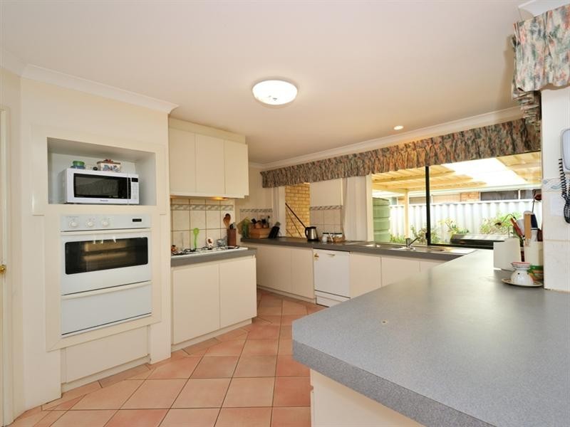 2 Birtles Grove, Erskine WA 6210