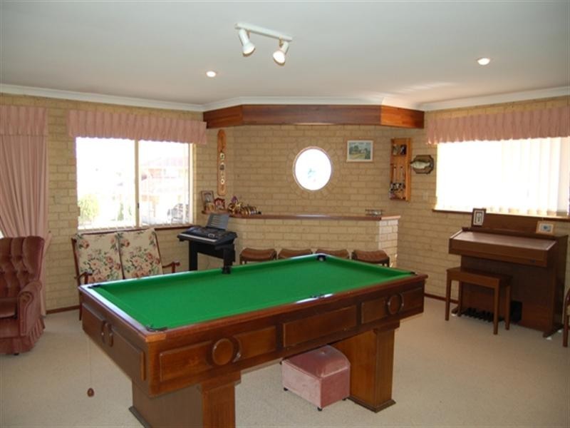 10 Leveque Loop, San Remo WA 6210