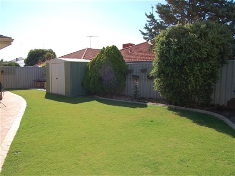 10 Leveque Loop, San Remo WA 6210