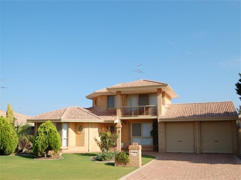 10 Leveque Loop, San Remo WA 6210