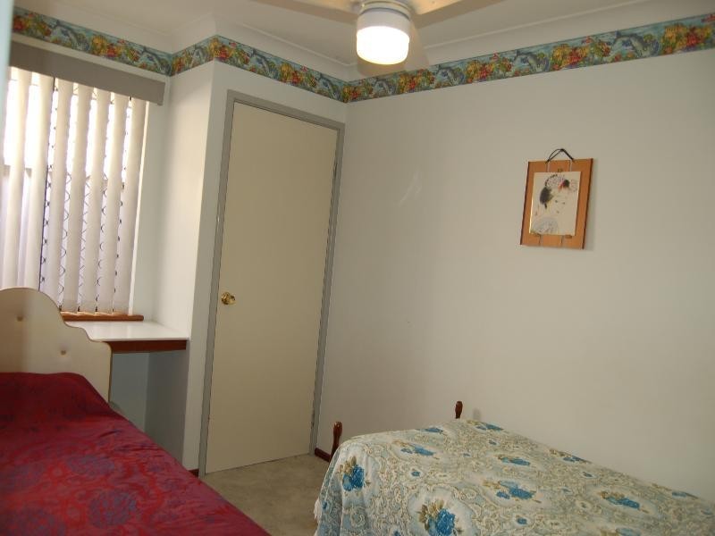 10 Gleneagles Place, Halls Head WA 6210