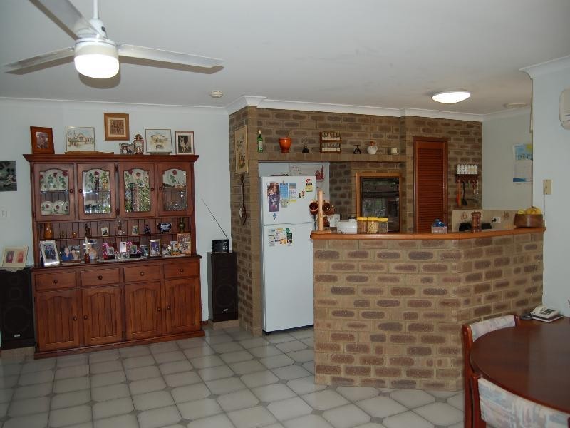 10 Gleneagles Place, Halls Head WA 6210