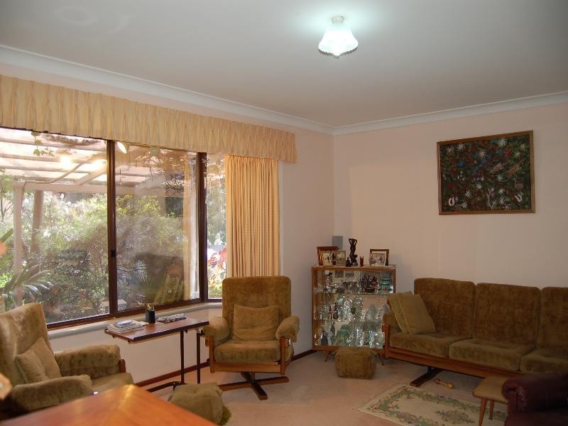 10 Gleneagles Place, Halls Head WA 6210