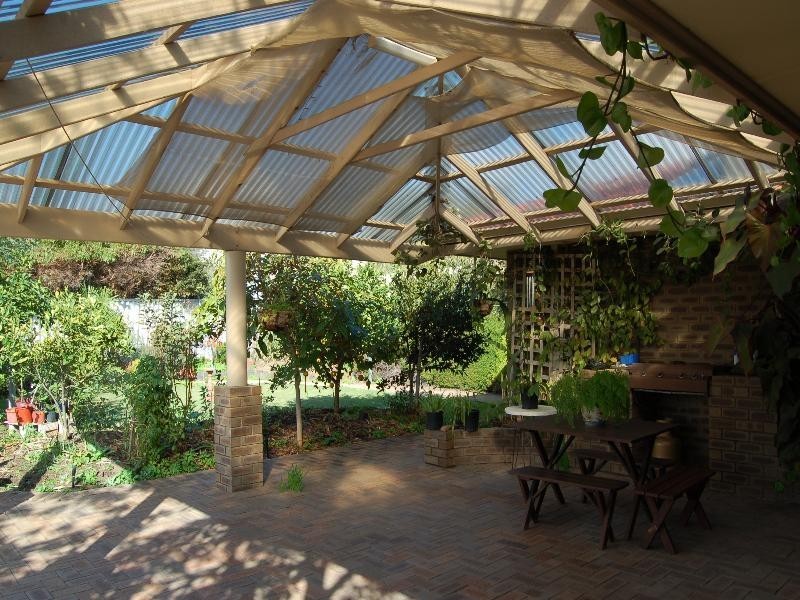 10 Gleneagles Place, Halls Head WA 6210