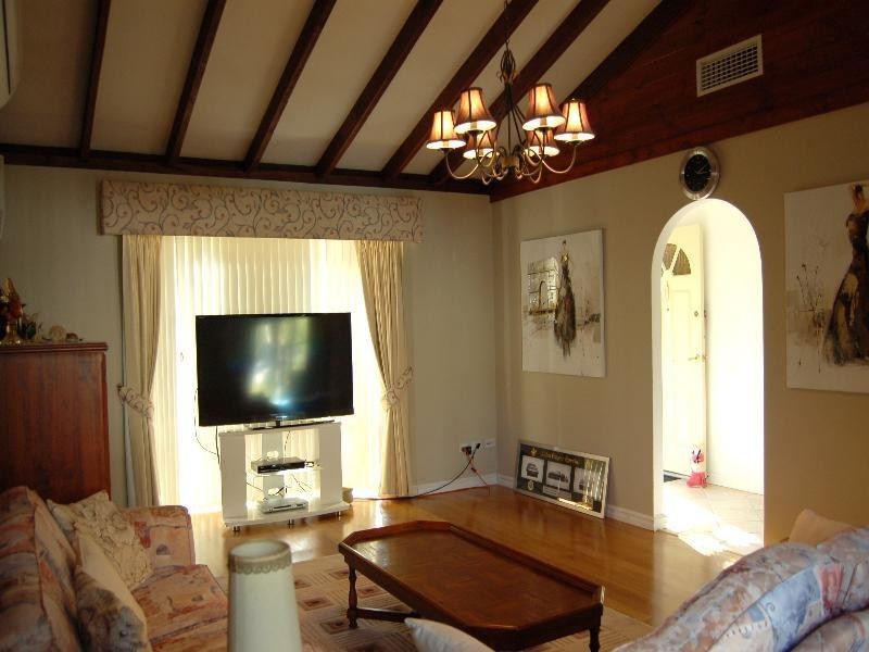 11 Gleneagles Place, Halls Head WA 6210