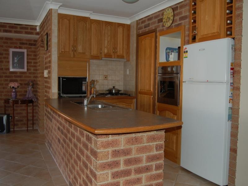 11 Gleneagles Place, Halls Head WA 6210