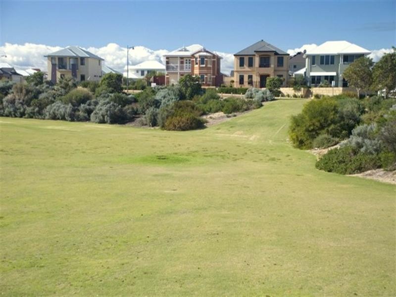 8 Hope Gardens, Madora Bay WA 6210