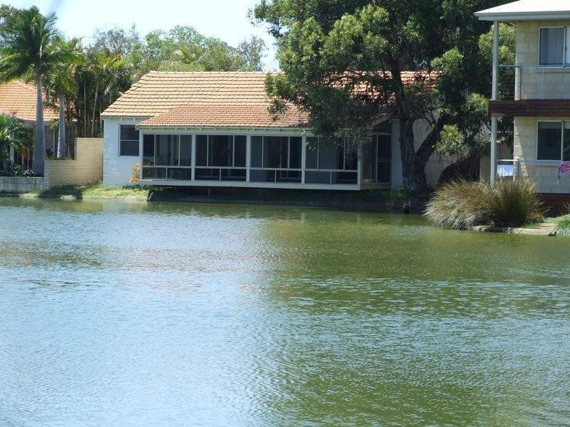 5 Lakes Crescent, South Yunderup WA 6208