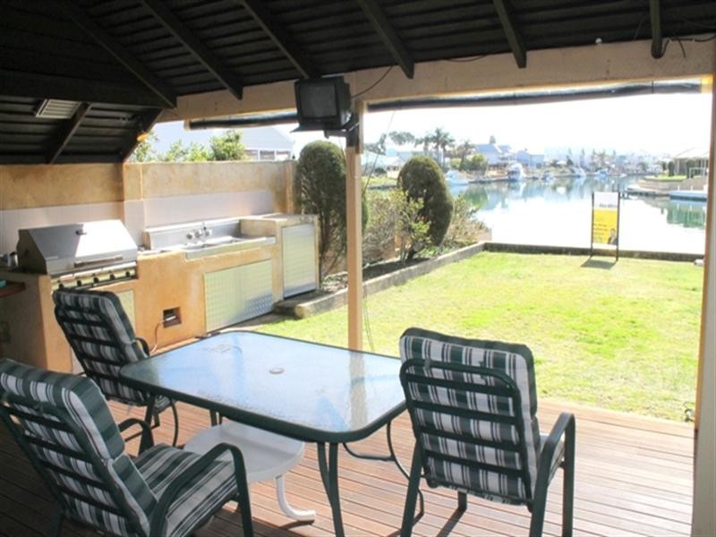 44 Waterside Drive, Dudley Park WA 6210