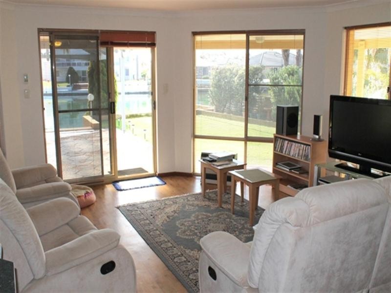 44 Waterside Drive, Dudley Park WA 6210