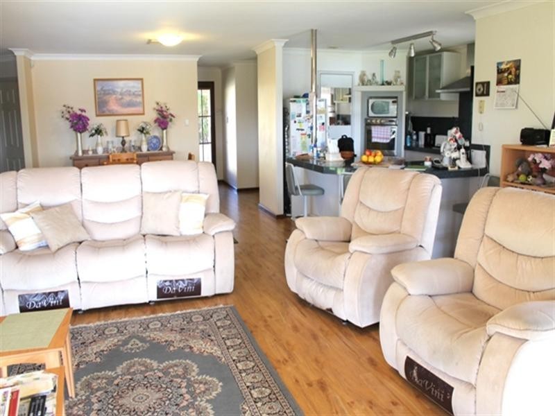 44 Waterside Drive, Dudley Park WA 6210