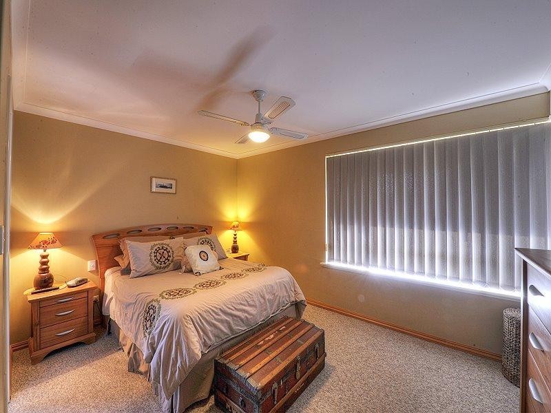 15 CHENNILE Vista, Halls Head WA 6210