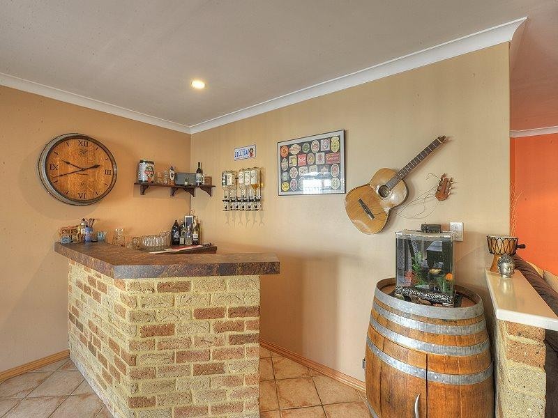 15 CHENNILE Vista, Halls Head WA 6210