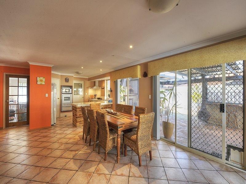 15 CHENNILE Vista, Halls Head WA 6210