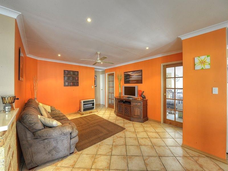 15 CHENNILE Vista, Halls Head WA 6210