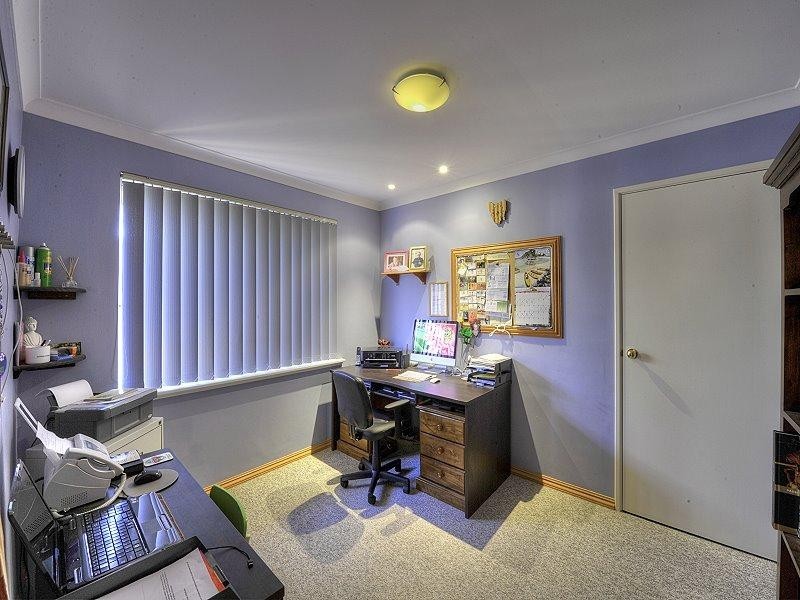 15 CHENNILE Vista, Halls Head WA 6210