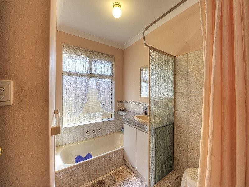 15 CHENNILE Vista, Halls Head WA 6210