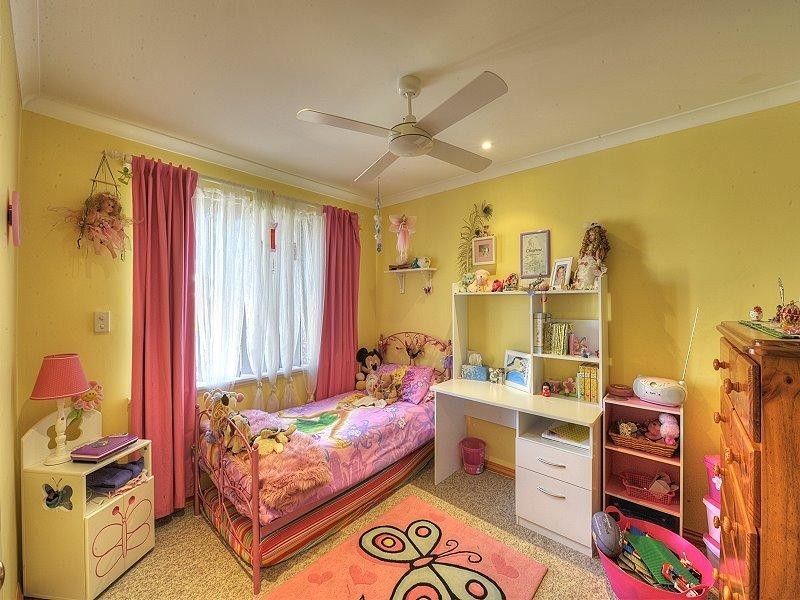 15 CHENNILE Vista, Halls Head WA 6210