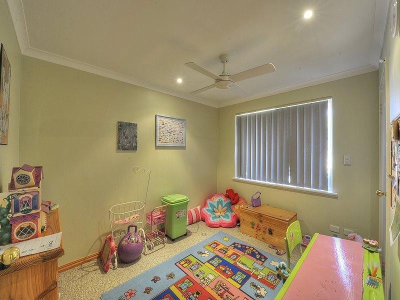 15 CHENNILE Vista, Halls Head WA 6210