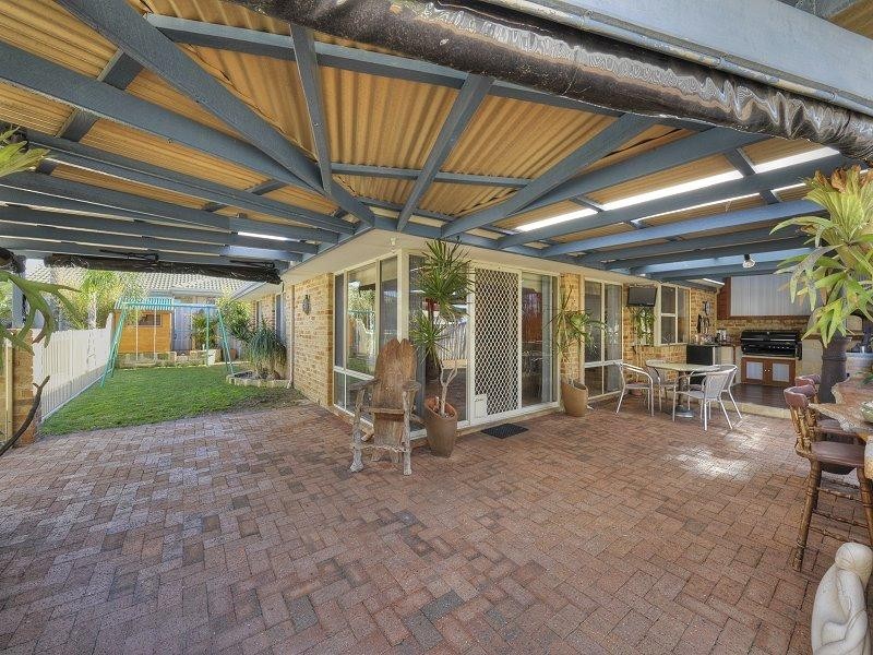 15 CHENNILE Vista, Halls Head WA 6210