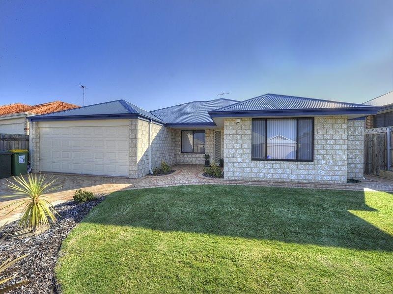 18 Grasshill Grange, Halls Head WA 6210