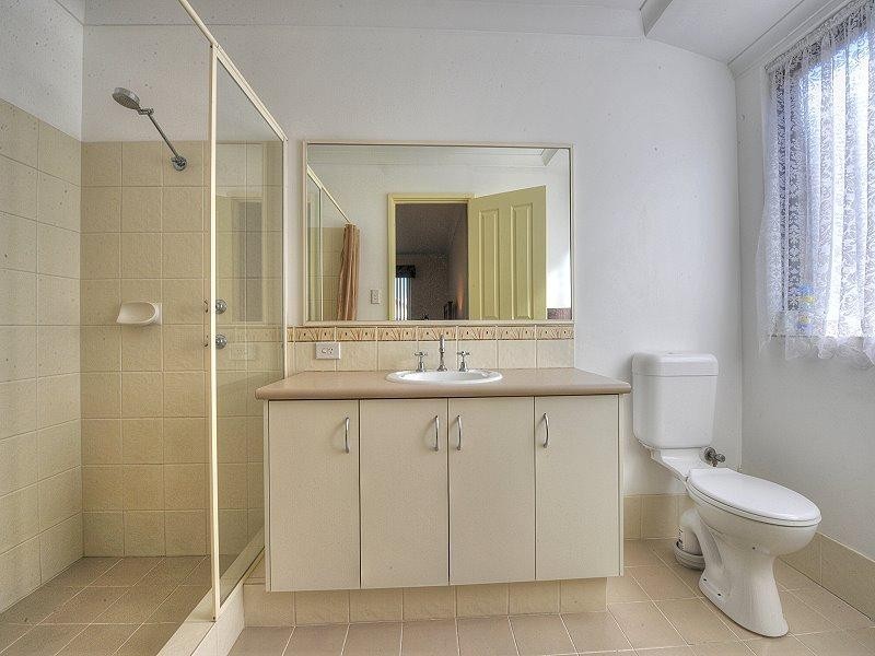 18 Grasshill Grange, Halls Head WA 6210