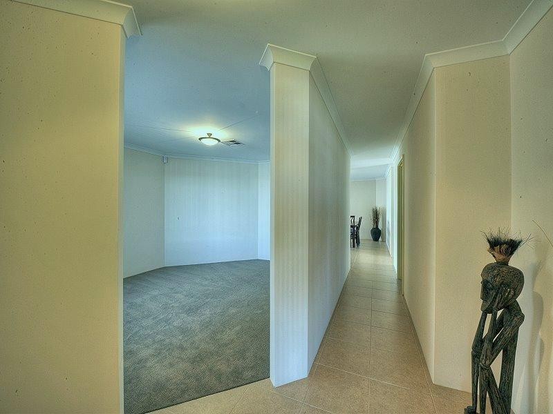 18 Grasshill Grange, Halls Head WA 6210