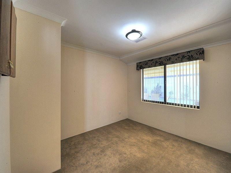 18 Grasshill Grange, Halls Head WA 6210