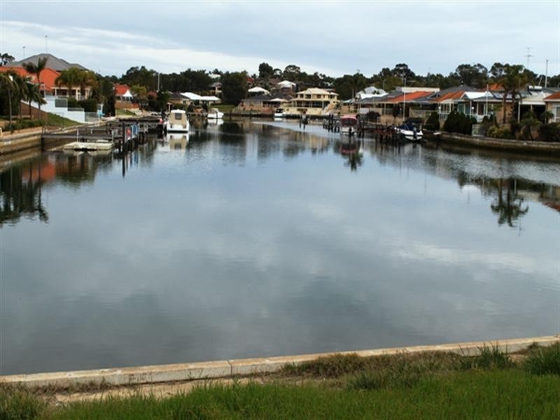 15 LEIGHTON ROAD East, Halls Head WA 6210