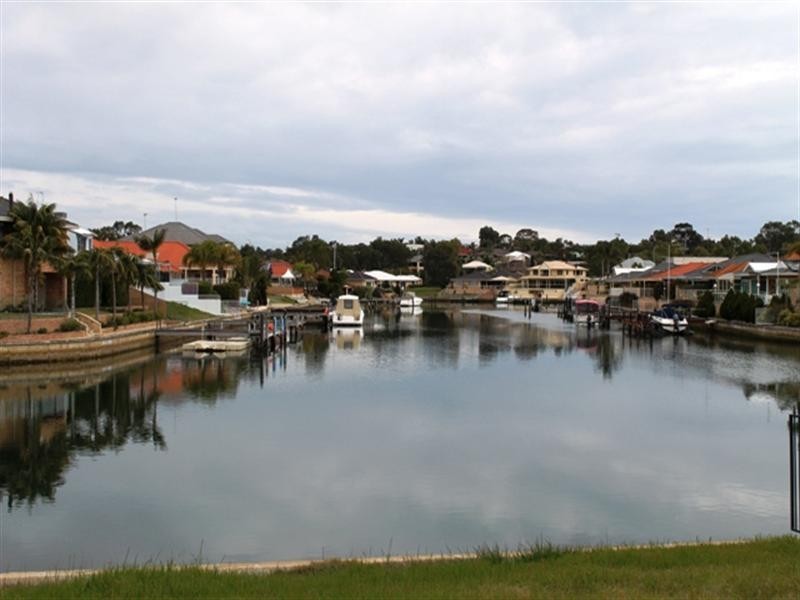 15 LEIGHTON ROAD East, Halls Head WA 6210