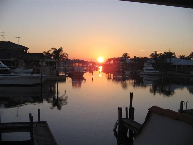 UNIT 10/20 BARUNA Court, Halls Head WA 6210