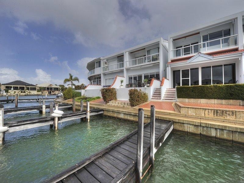 UNIT 10/20 BARUNA Court, Halls Head WA 6210