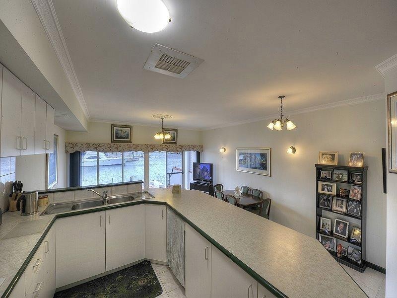 UNIT 10/20 BARUNA Court, Halls Head WA 6210