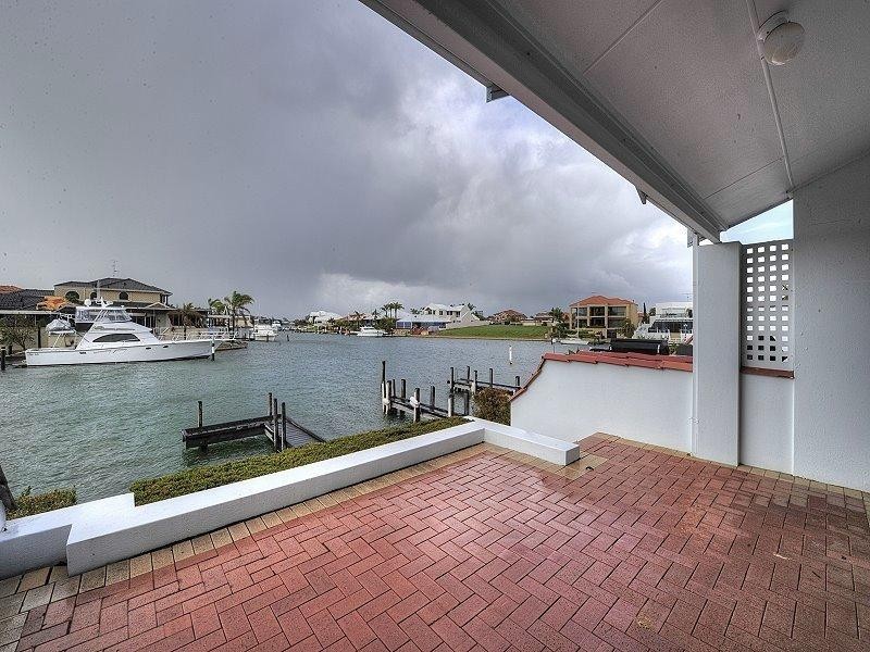 UNIT 10/20 BARUNA Court, Halls Head WA 6210