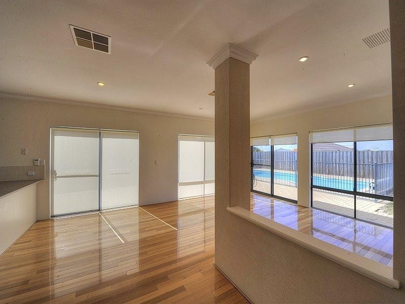 60 Quandong Parkway, Halls Head WA 6210