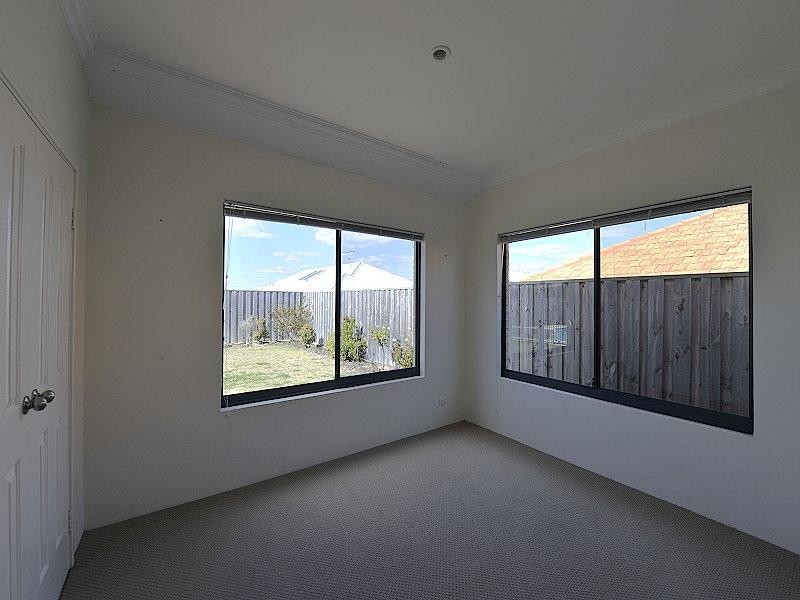 60 Quandong Parkway, Halls Head WA 6210