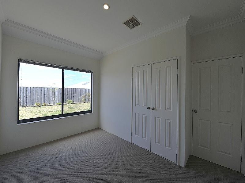 60 Quandong Parkway, Halls Head WA 6210