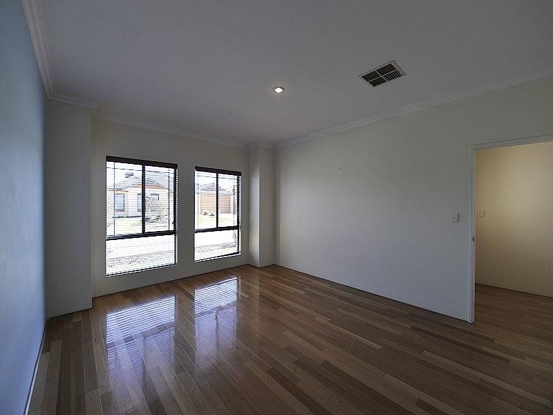 60 Quandong Parkway, Halls Head WA 6210