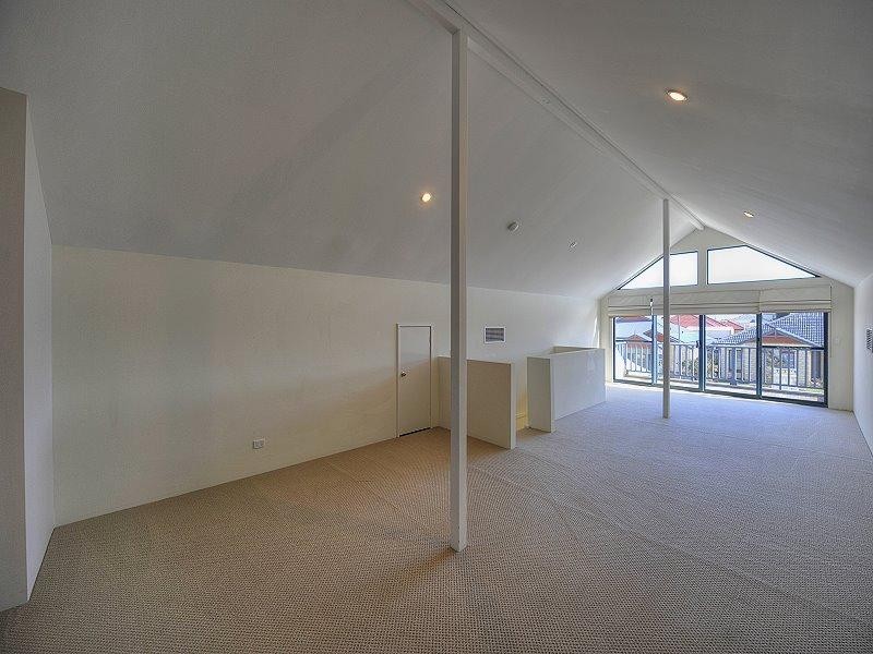 60 Quandong Parkway, Halls Head WA 6210