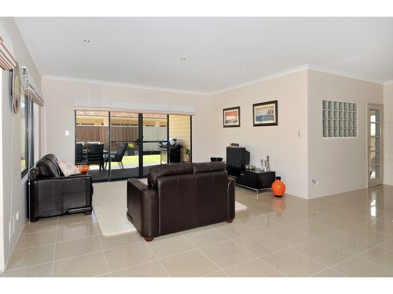 15 Laverton Rise, Dawesville WA 6211