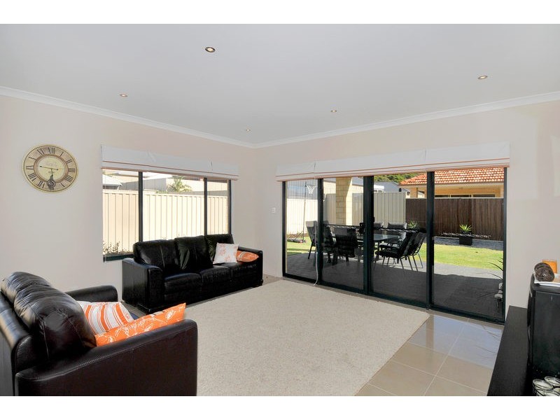 15 Laverton Rise, Dawesville WA 6211
