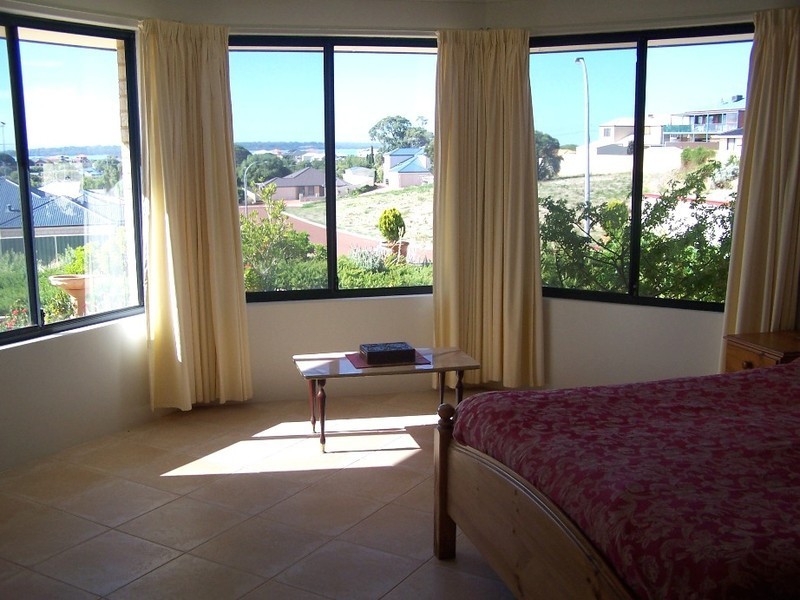 16 Peppertree Close, Wannanup WA 6210