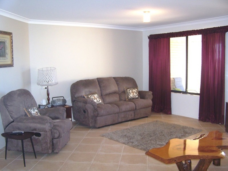 16 Peppertree Close, Wannanup WA 6210