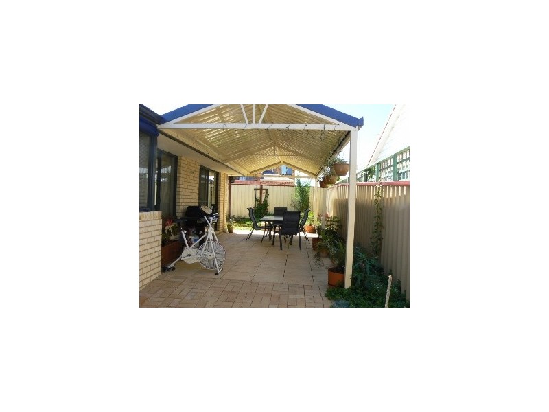 16 Peppertree Close, Wannanup WA 6210