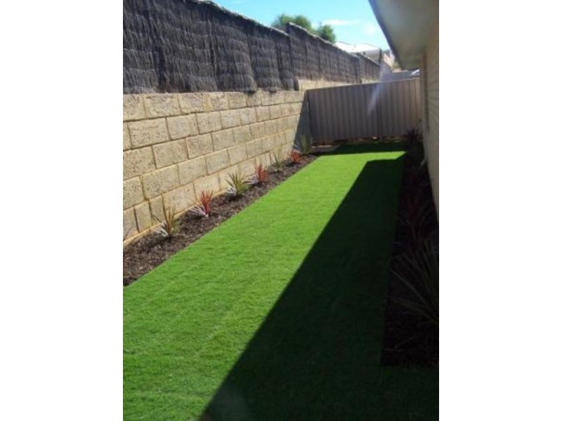 8 Wuraling Pass, Wannanup WA 6210