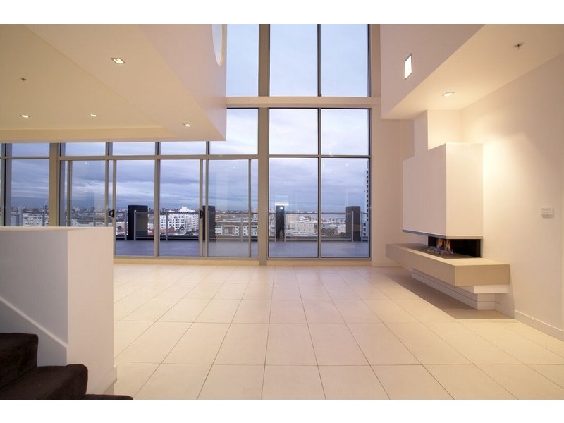 E902/126 Rouse Street, Port Melbourne VIC 3207