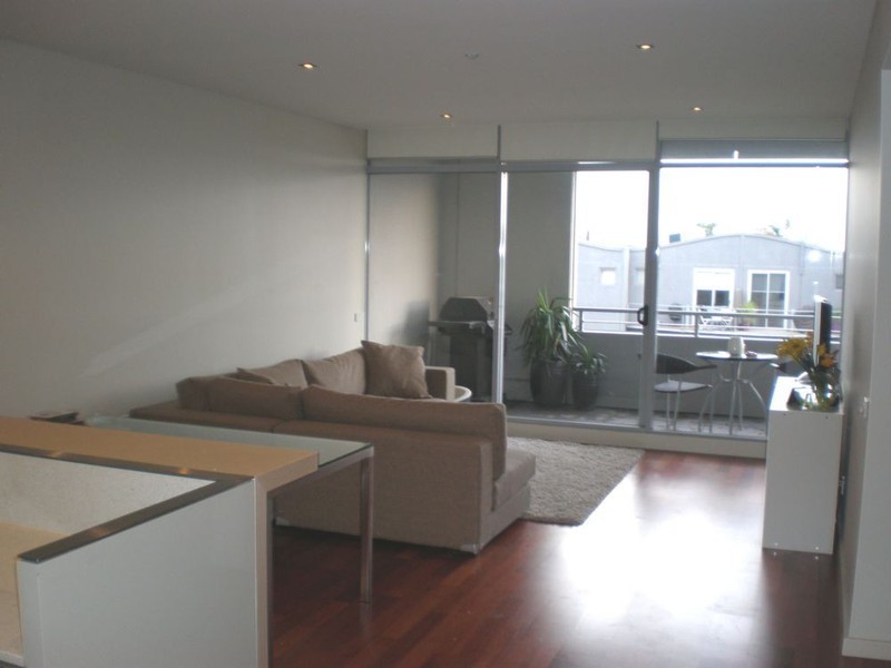 E303/126 ROUSE Street, Port Melbourne VIC 3207