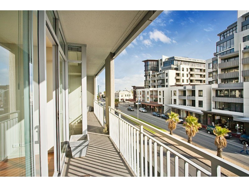 A302/86 Bay Street, Port Melbourne VIC 3207