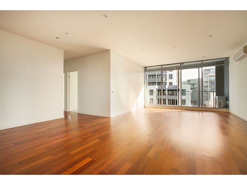 A302/86 Bay Street, Port Melbourne VIC 3207